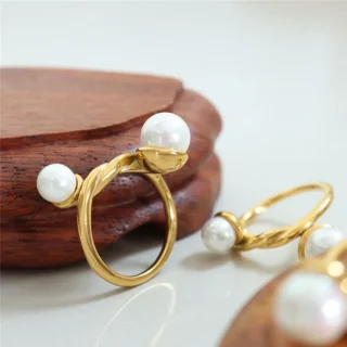 2023 Fashion Cheap Price High Quality Simple Design Korean Style High Quality 18K Gold Plated Stainless Steel Twist Ring