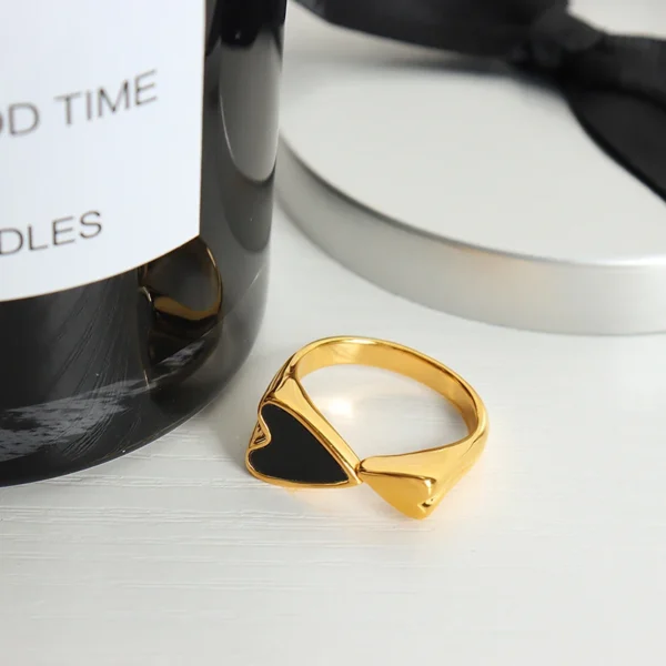 Wholesale Price 18K Gold Women's Rings Love Personality White Shell Acrylic Stainless Steel for Engagement Party Anniversary - Image 2