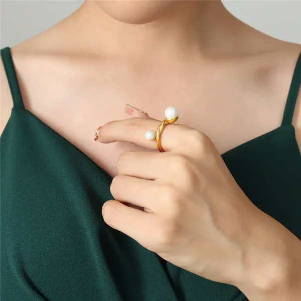 2023 Fashion Cheap Price High Quality Simple Design Korean Style High Quality 18K Gold Plated Stainless Steel Twist Ring - Image 5