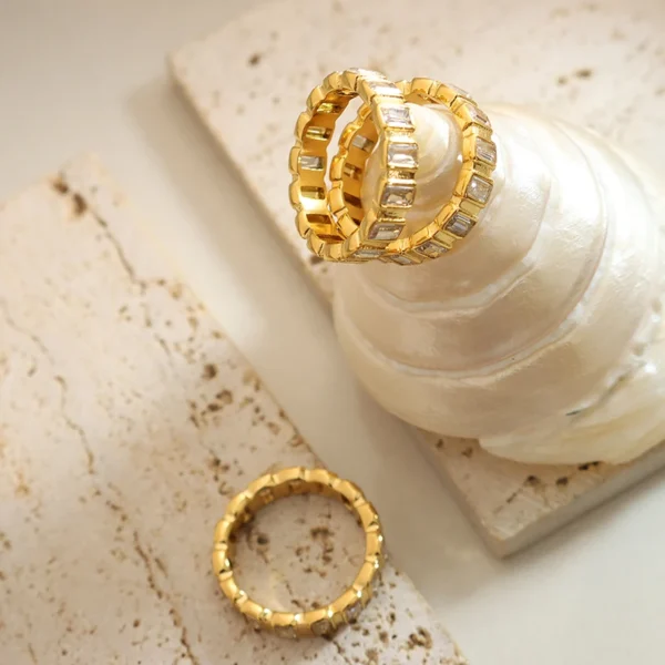China Manufacturer Customized Full Diamond Zirconia Stainless Steel 18k Gold Plated Rings - Image 2