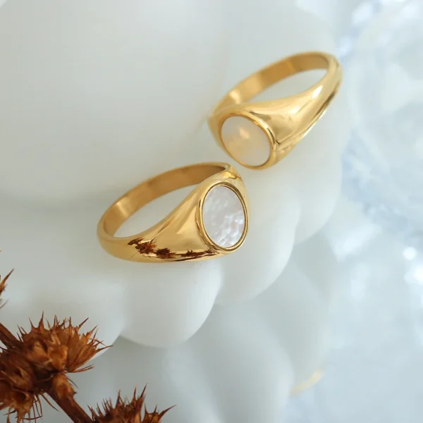 Factory White Seashell Ring Couple Ring Stainless Steel Color Fast Fashion Womens Jewelry Gold Engagement Rings Customized Size - Image 2