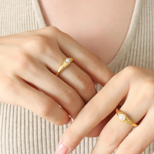 Hot Selling Professional Design Fashion Trend Stainless Steel Ring with Black White Glass Ball 18K Gold Plated Rings - Image 4