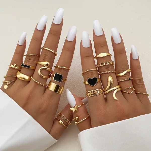 Fashion Gold Moon Snake Ring Vintage Punk Black Heart Butterfly Rings Set for Women Accessories Jewelry Gift