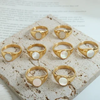 Factory White Seashell Ring Couple Ring Stainless Steel Color Fast Fashion Womens Jewelry Gold Engagement Rings Customized Size
