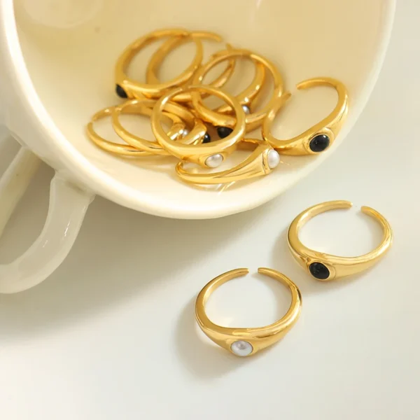 Hot Selling Professional Design Fashion Trend Stainless Steel Ring with Black White Glass Ball 18K Gold Plated Rings