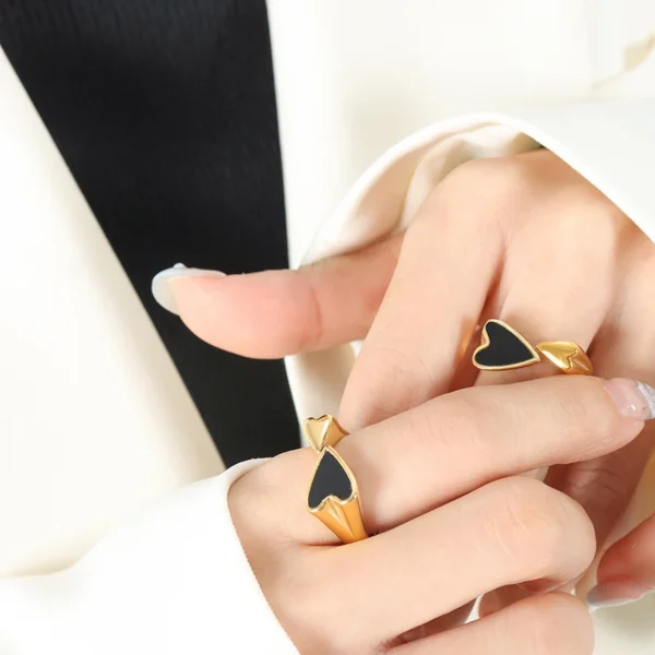 Wholesale Price 18K Gold Women's Rings Love Personality White Shell Acrylic Stainless Steel for Engagement Party Anniversary - Image 4