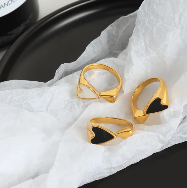 Wholesale Price 18K Gold Women's Rings Love Personality White Shell Acrylic Stainless Steel for Engagement Party Anniversary