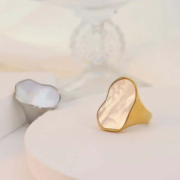French Choker18k Gold Handmade Unique Shaped White Shell Ring Hand Ornaments Titanium Steel Jewelry Ring Wholesale - Image 5